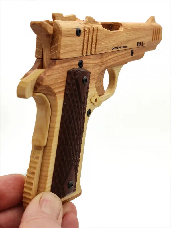 Pistolet élastiques coté droit