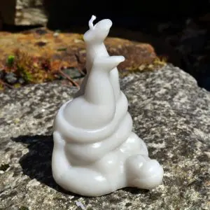 Baigneuse qui fait de la gymnastique